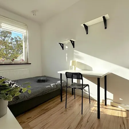 Habitación en casa particular Sobieski - Peaceful Retreat, 10 Minutes To Old Town & Seaside Gdansk