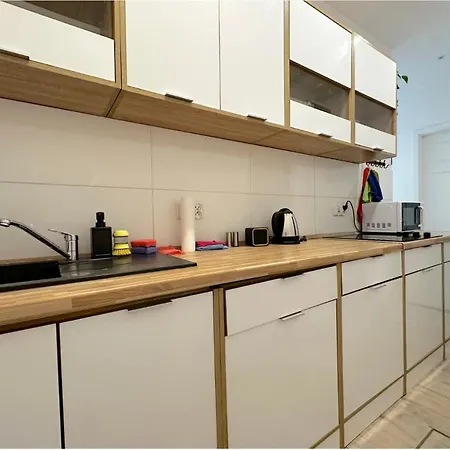 Sobieski - Peaceful Retreat, 10 Minutes To Old Town & Seaside Accommodatie bij particulieren