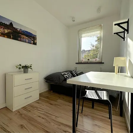 Sobieski - Peaceful Retreat, 10 Minutes To Old Town & Seaside Habitación en casa particular