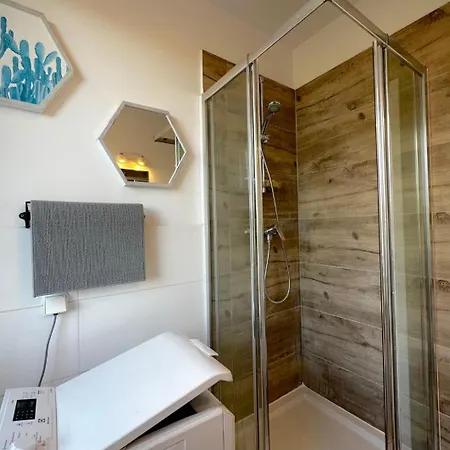 Habitación en casa particular Sobieski - Peaceful Retreat, 10 Minutes To Old Town & Seaside