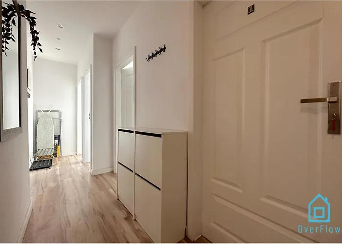 בית אירוח Sobieski - Peaceful Retreat, 10 Minutes To Old Town & Seaside *