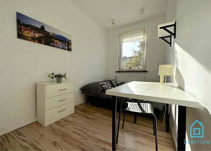 Sobieski - Peaceful Retreat, 10 Minutes To Old Town & Seaside בית אירוח